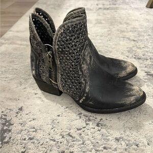 Circle G Boots Cut Out Shortie Leather Women Size 9 Black/ Gray Distressed